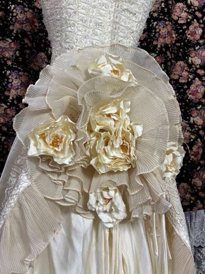 Vintage A-Line Sweetheart Neck Evening Gowns Sequins Beading Crystals Handmade Flowers Prom Dress AP2436