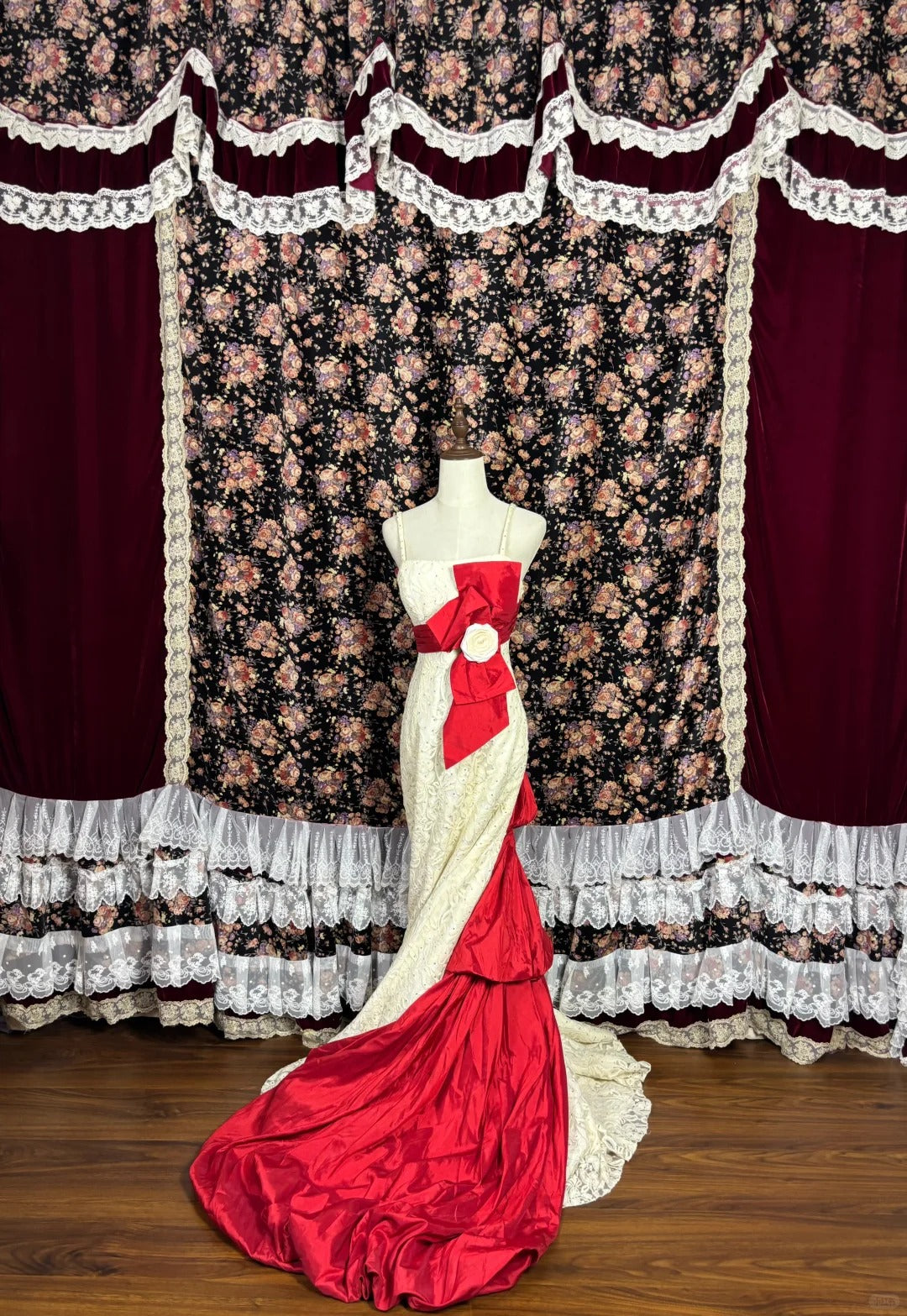 Ornate Spaghetti Strap Sheath Evening Gowns Handmade Flower Beaded Bow Prom Dress AP2437