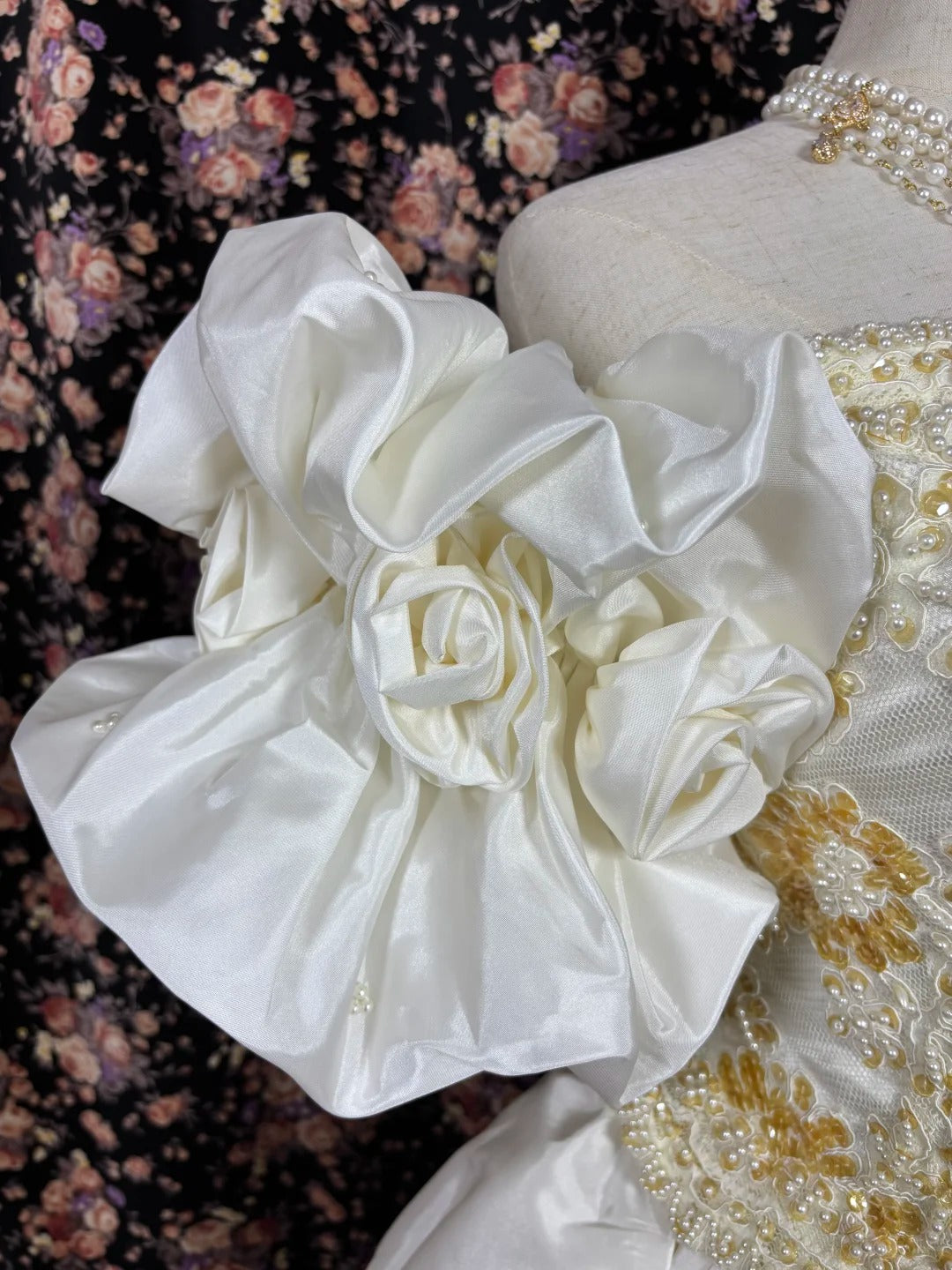 Gorgeous Off-Shoulder A-Line Formal Dresses Sequins Pearls Handmade Flowers Puffy Sleeve Long Prom Dress AP2446