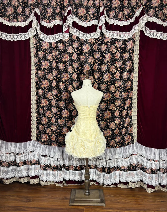 Cute Strapless  A-Line Birthday Party Outfit Handmade Flowers Applique Lace Homecoming Dress AP2447