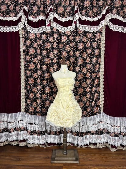 Cute Strapless  A-Line Birthday Party Outfit Handmade Flowers Applique Lace Homecoming Dress AP2447