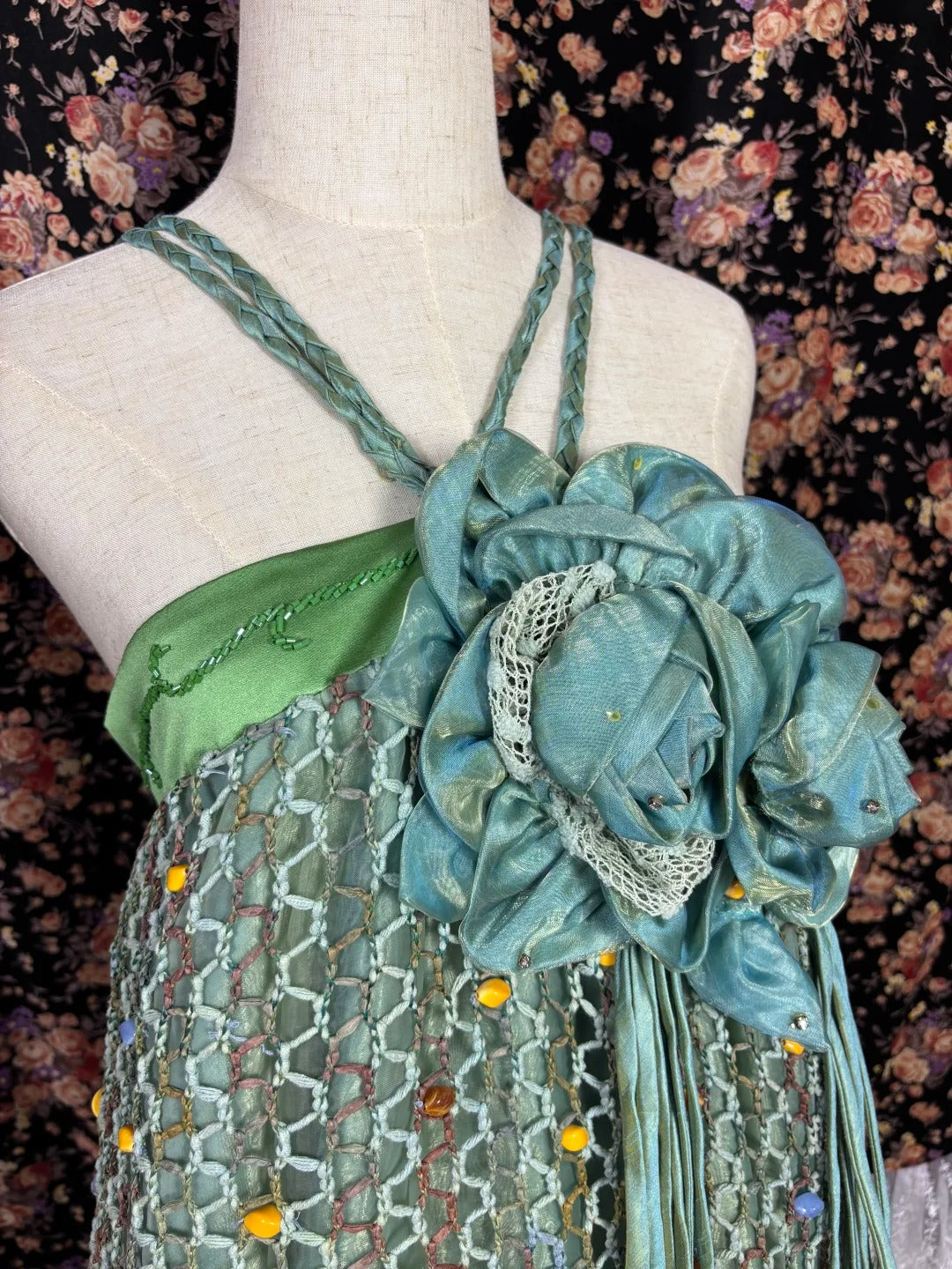 Vintage Halter Neck A-Line Evening Gowns Sequins Stone Beaded Handmade Flowers Prom Dress AP2450