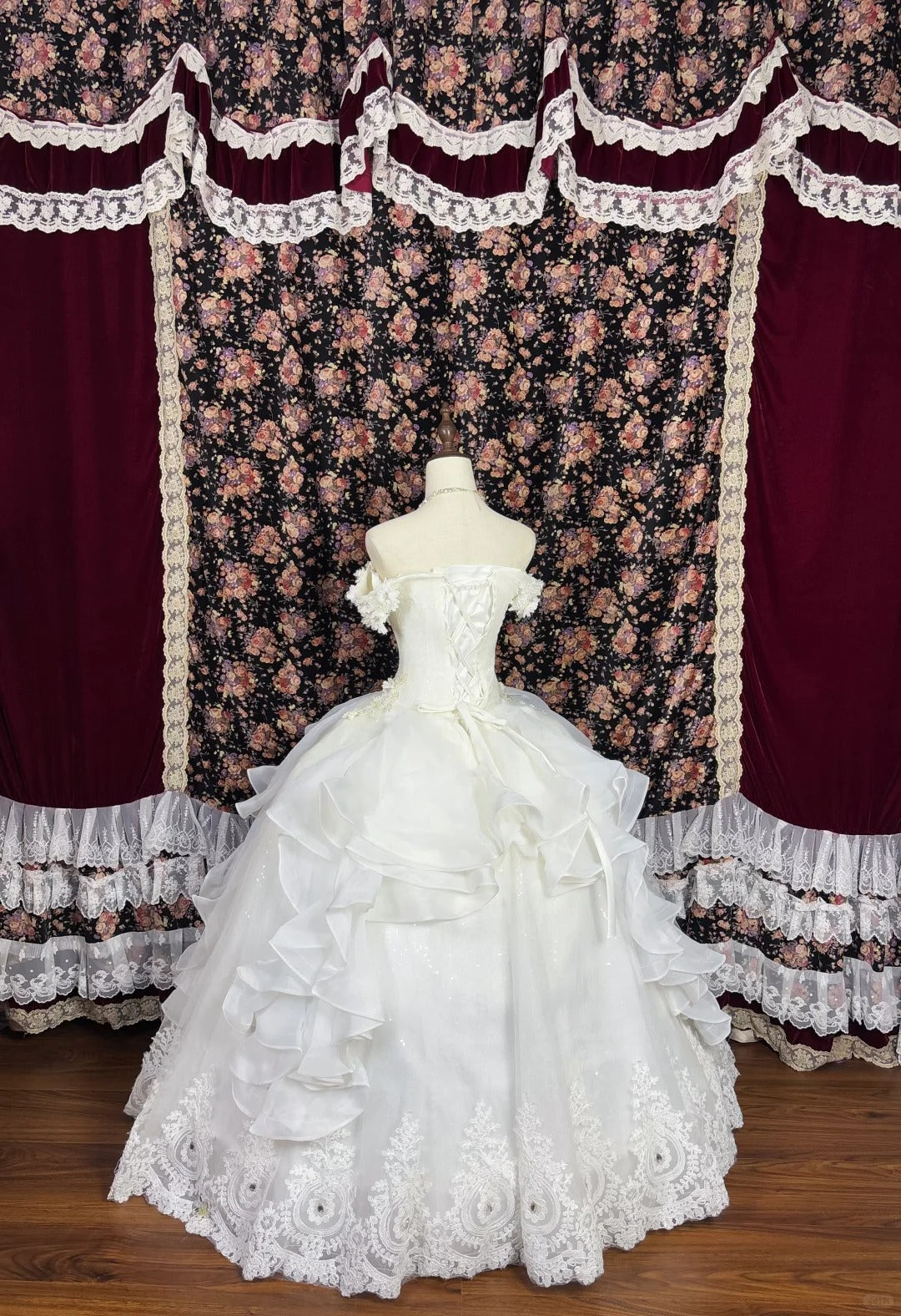 Luxurious A-Line Bridal Gowns Off-Shoulder Sequins Beaded Appliques Ruffled Wedding Dress AP2453