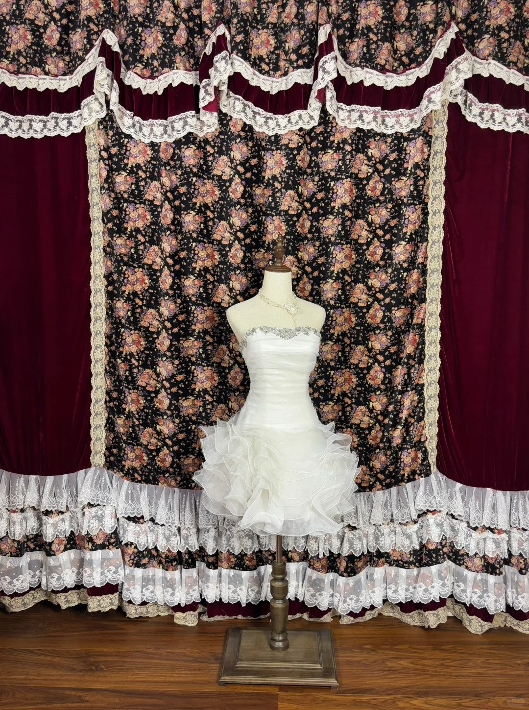 White A-Line Strapless Birthday Party Outfit Beading Crystals Ruffled Tulle Homecoming Dress AP2456