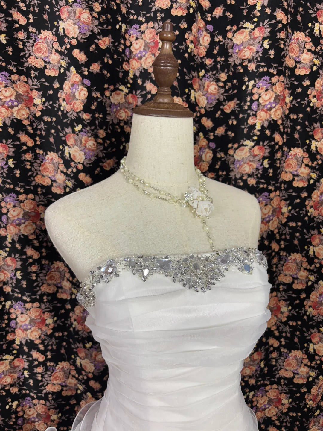 White A-Line Strapless Birthday Party Outfit Beading Crystals Ruffled Tulle Homecoming Dress AP2456