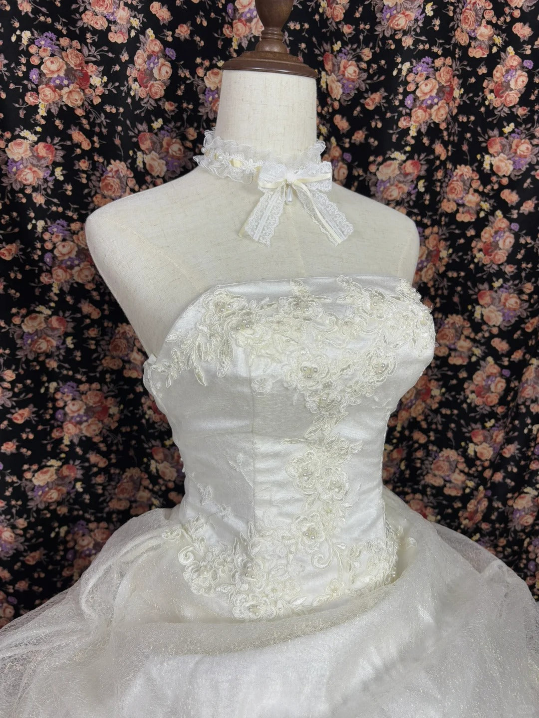 Fantastic A-Line Strapless Bridal Dresses Bow Tulle Beaded Wedding Dress AP2459