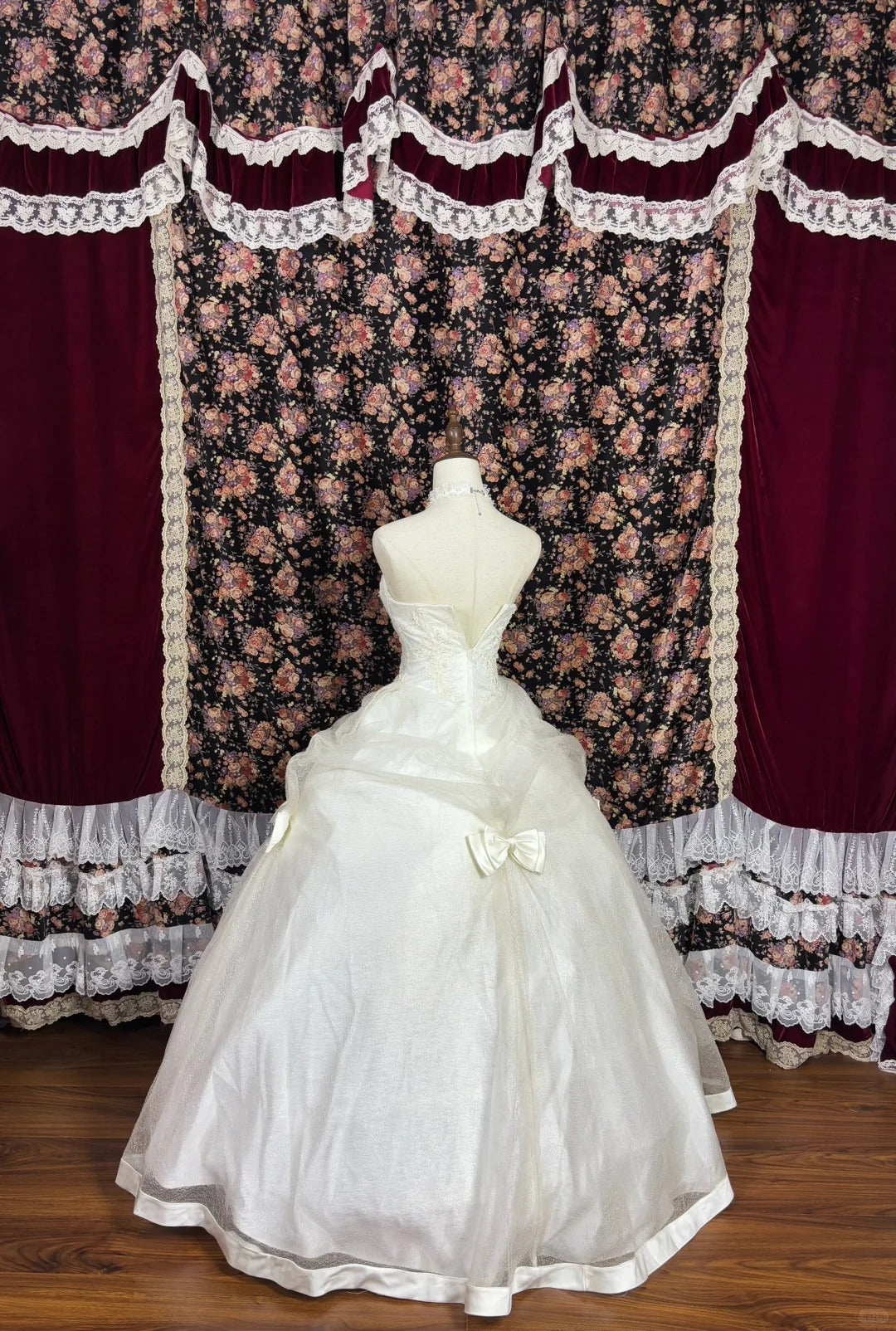 Fantastic A-Line Strapless Bridal Dresses Bow Tulle Beaded Wedding Dress AP2459