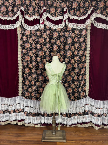 Chic Sweetheart Neck A-Line Birthday Dresses Appliques Sequins Tulle Homecoming Dress AP2464