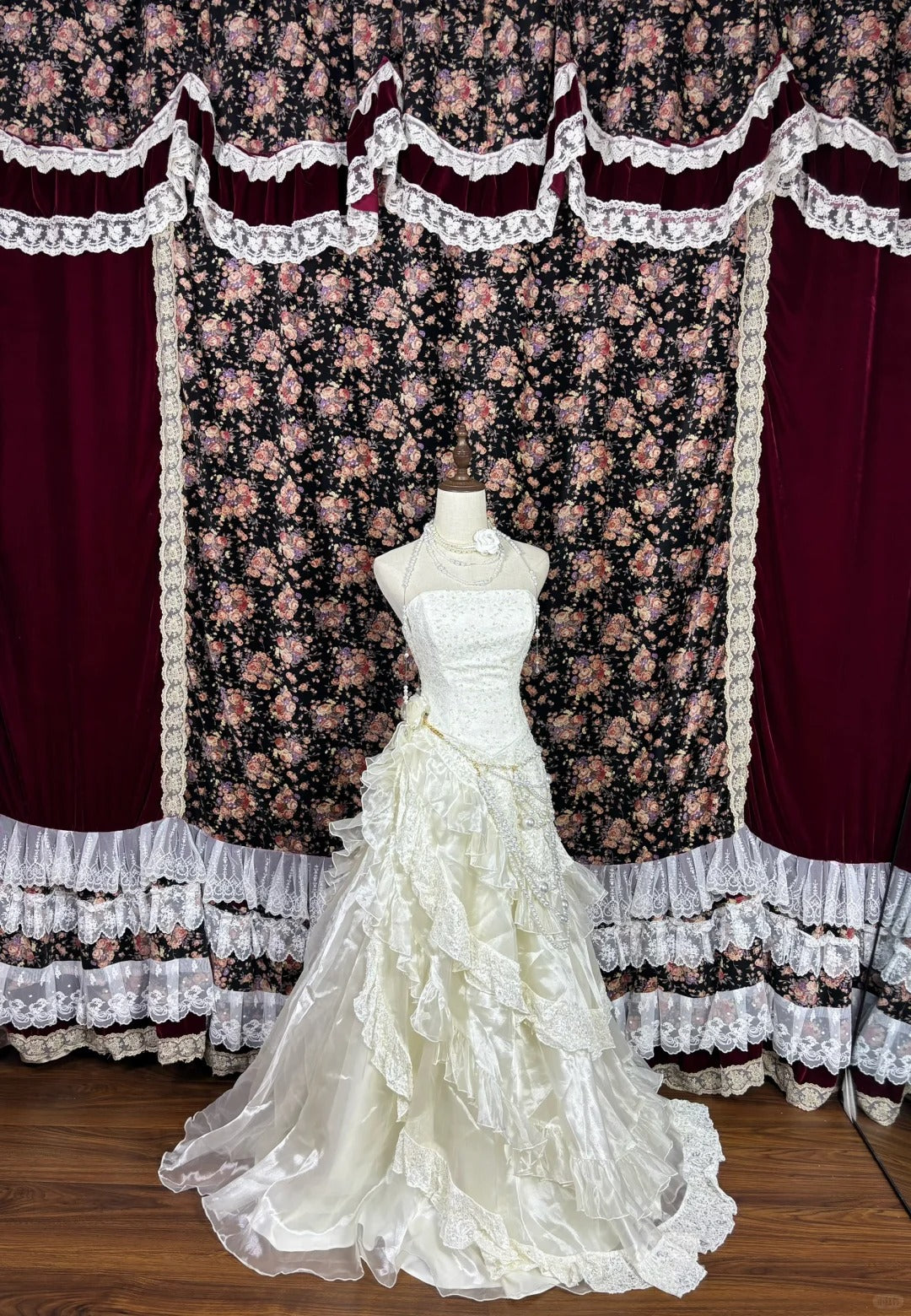 Elegant A-Line Lace Tulle Long Formal Dresses Strapless Sequins Beading Prom Dress AP2466