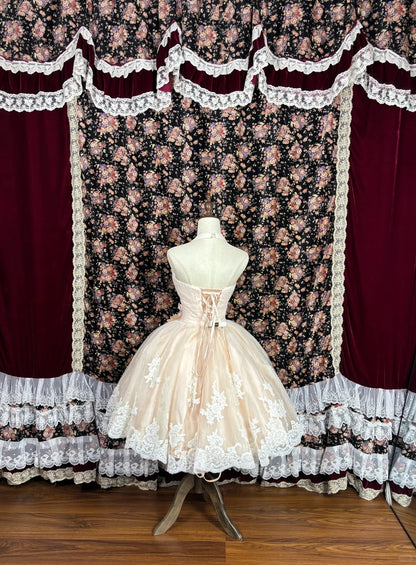 Glamorous Halter Neck A-Line Birthday Dresses Lace Appliques Handmade Flower Homecoming Dress AP2467