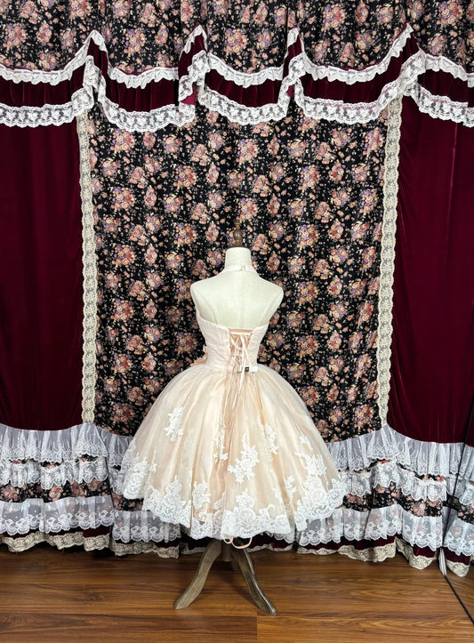 Glamorous Halter Neck A-Line Birthday Dresses Lace Appliques Handmade Flower Homecoming Dress AP2467