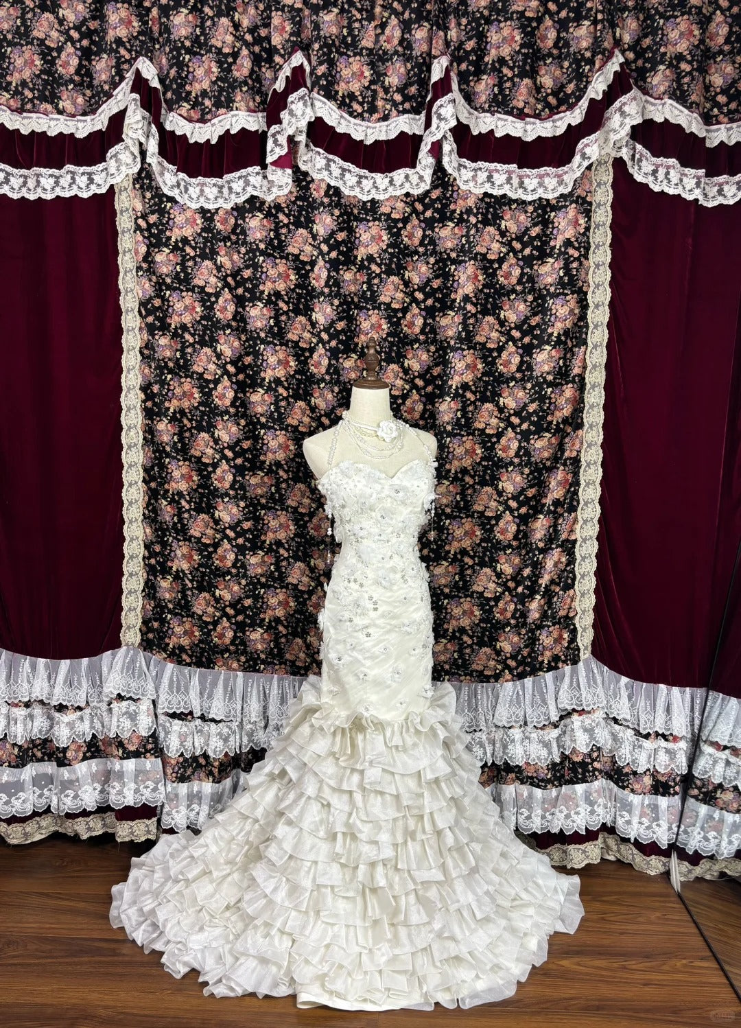 Gorgeous Sweetheart Neck Mermaid Bridal Gowns Crystals Rhinestone Sequins Wedding Dress AP2473