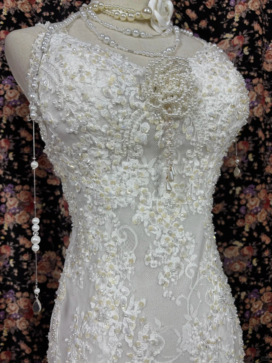 Sweet Spaghetti Strap Mermaid Bridal Gowns Sequins Beading Pearls Appliques Wedding Dress AP2476