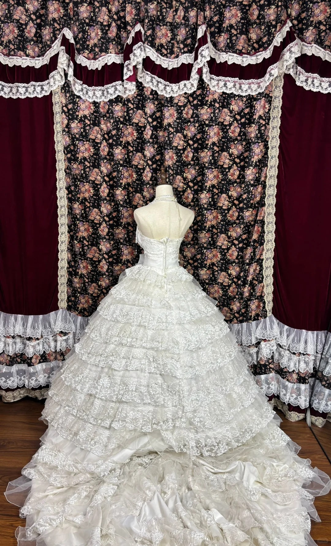 Glamorous Strapless A-Line Bridal Dresses Handmade Flowers Bow Beaded Sequins Tiered Lace Wedding Dress AP2480