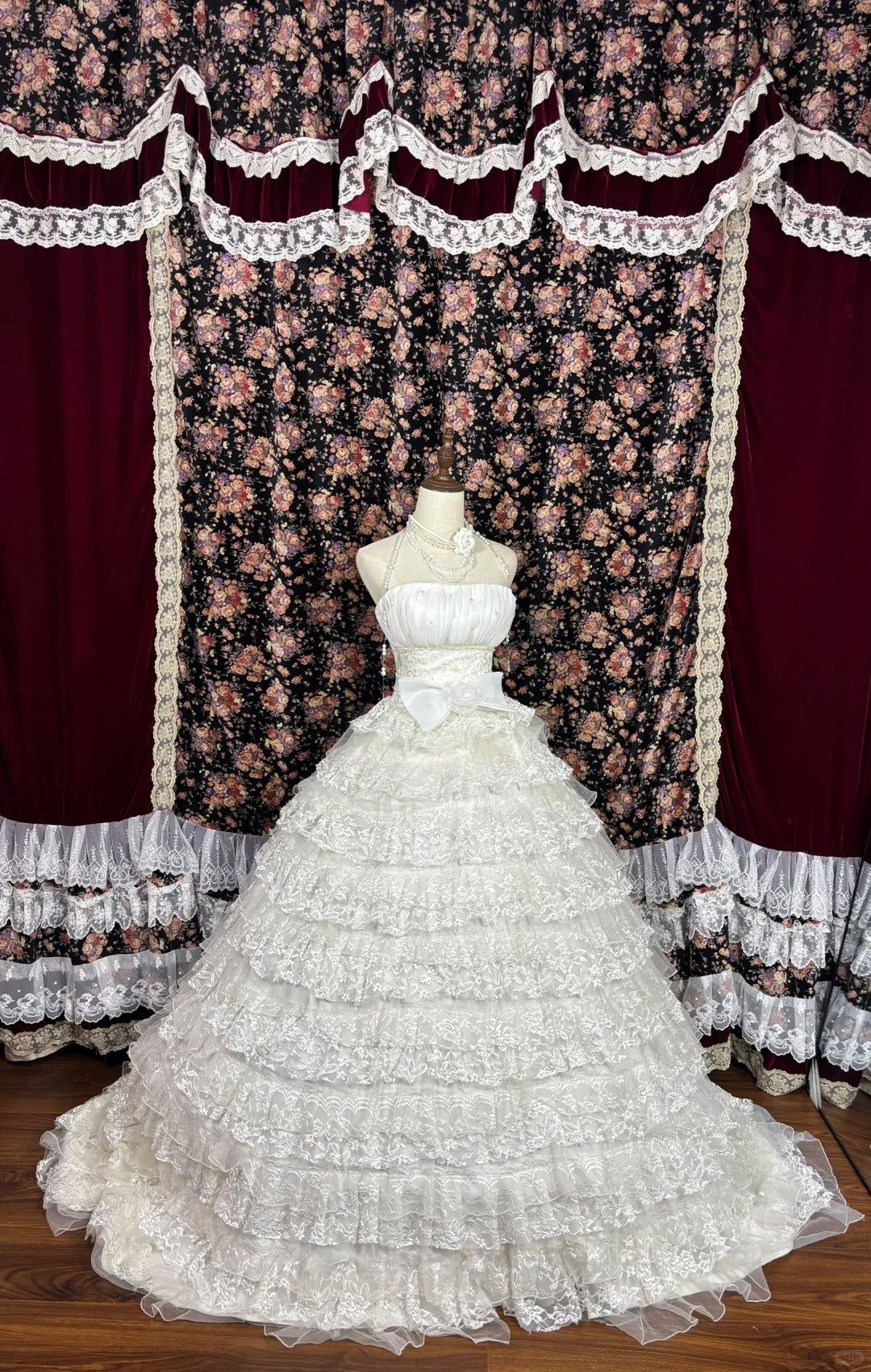 Glamorous Strapless A-Line Bridal Dresses Handmade Flowers Bow Beaded Sequins Tiered Lace Wedding Dress AP2480