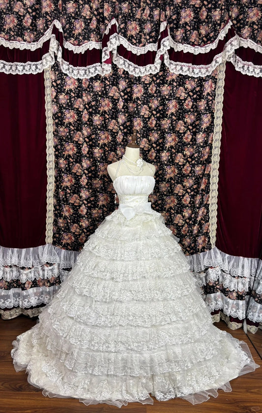 Glamorous Strapless A-Line Bridal Dresses Handmade Flowers Bow Beaded Sequins Tiered Lace Wedding Dress AP2480