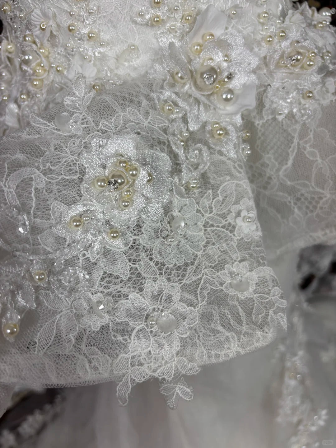 Graceful Strapless Mermaid Bridal Gowns Pearls Beading Appliques Lace Tulle Wedding Dress AP2484