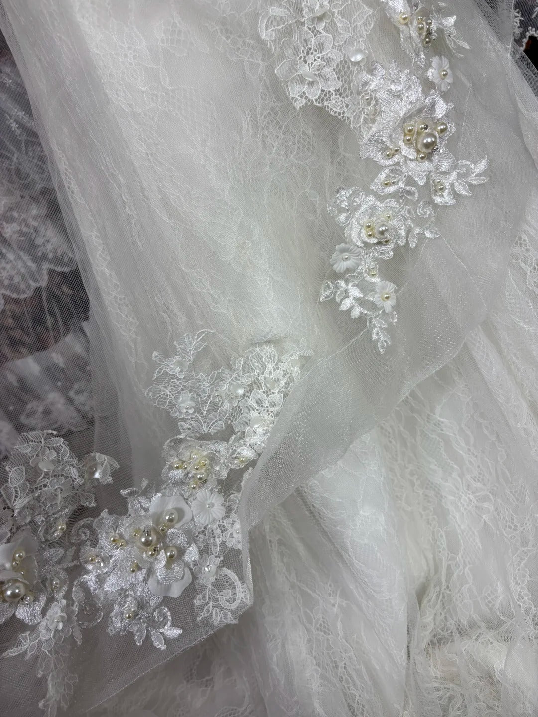 Graceful Strapless Mermaid Bridal Gowns Pearls Beading Appliques Lace Tulle Wedding Dress AP2484