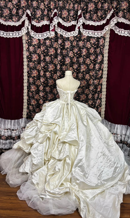 French Style Strapless A-Line Bridal Dresses Beaded Sequins Ruffled Wedding Dress AP2493