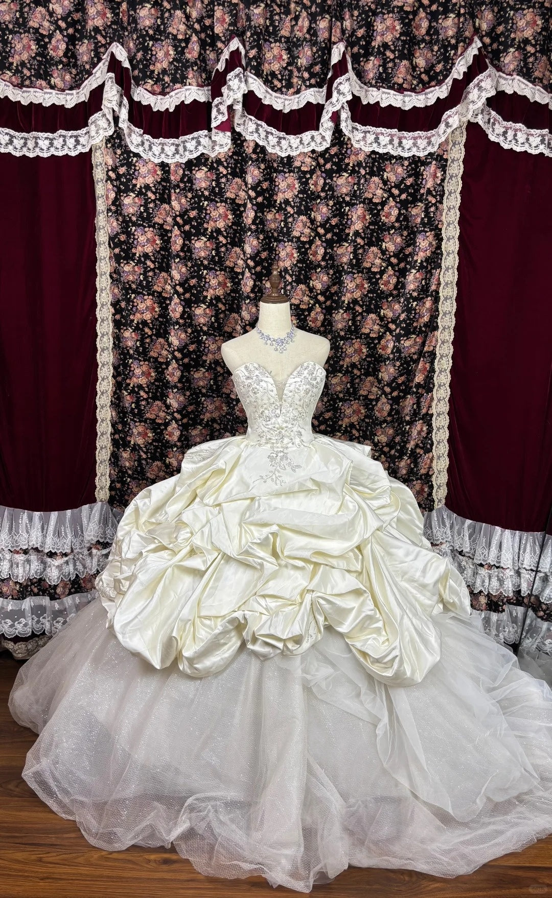 French Style Strapless A-Line Bridal Dresses Beaded Sequins Ruffled Wedding Dress AP2493