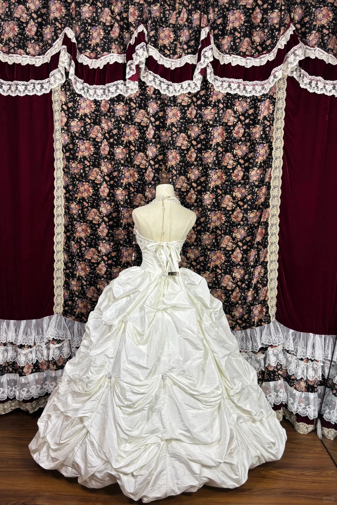 Gorgeous A-Line Strapless Bridal Dresses Sequins Beading Crystals Draped Wedding Dress AP2498