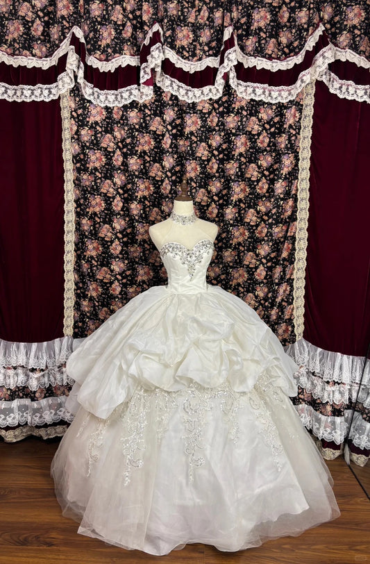 Sweet A-Line Strapless Bridal Gowns Applique Rhinestone Ruched Tiered Wedding Dress AP2504