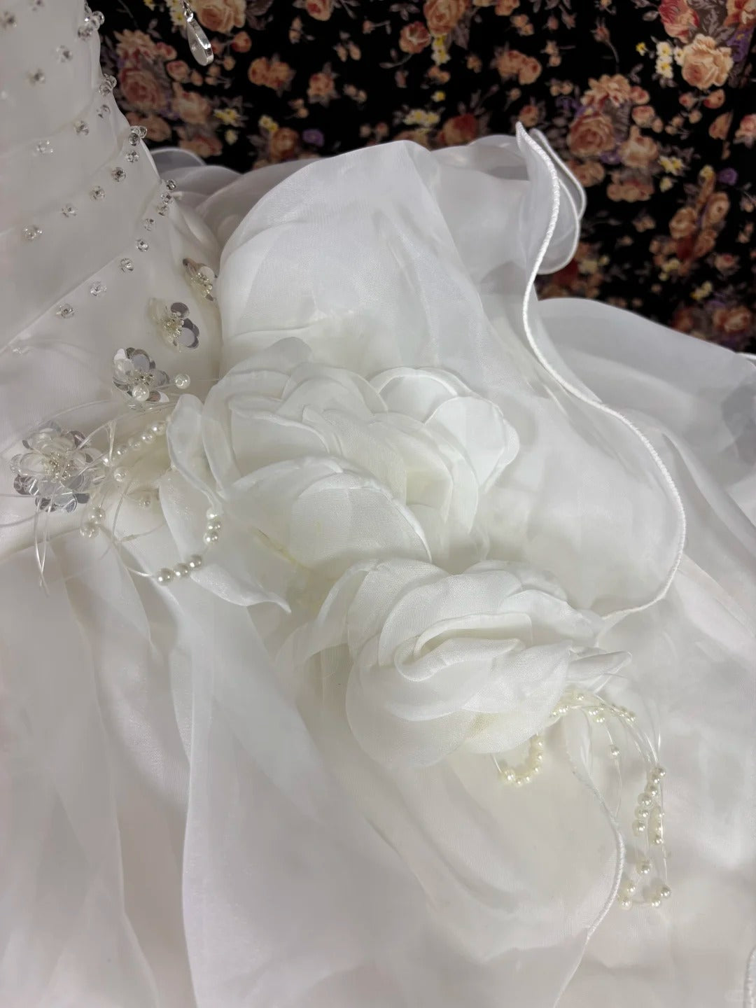 Luxury A-Line Strapless Tiered Ruffled Bridal Gowns Beading Sequins Handmade Flowers Wedding Dress AP2512