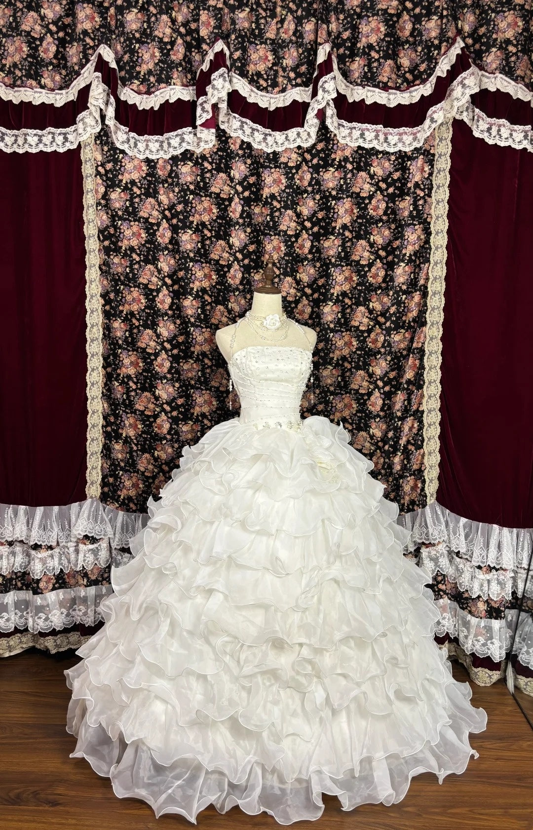 Luxury A-Line Strapless Tiered Ruffled Bridal Gowns Beading Sequins Handmade Flowers Wedding Dress AP2512