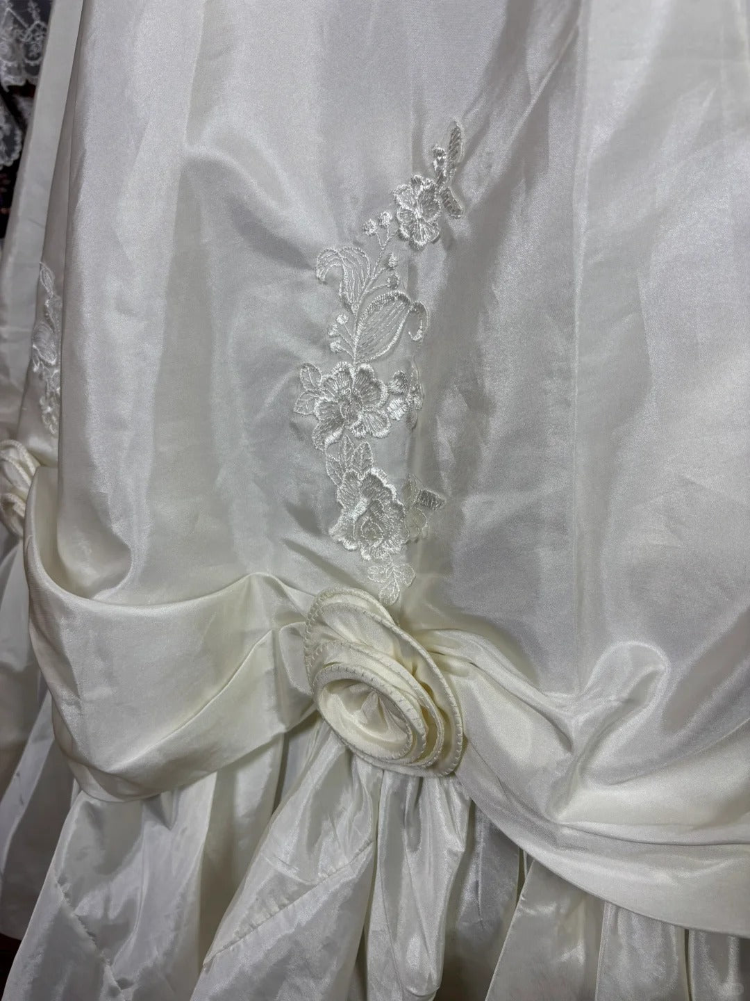 French Style Off-Shoulder A-Line Formal Dresses Handmade Flowers Beading Sequins Appliques Long Prom Dress AP2519