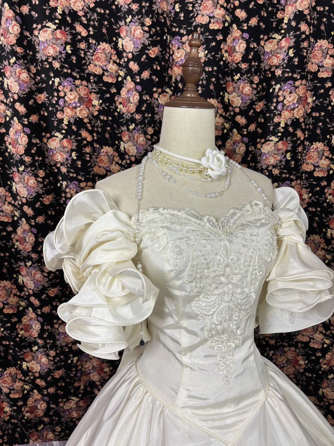 French Style Off-Shoulder A-Line Formal Dresses Handmade Flowers Beading Sequins Appliques Long Prom Dress AP2519