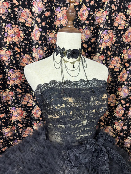 Novelty Strapless A-Line Evening Dresses Black Lace Tulle Appliques Sequins Pleated Prom Dress AP2522