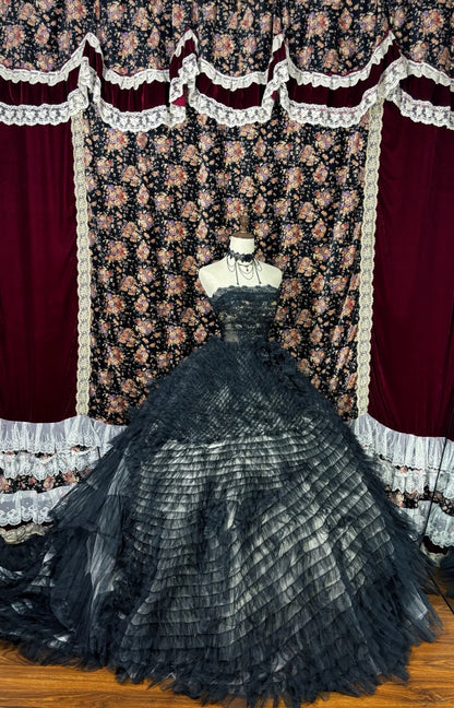 Novelty Strapless A-Line Evening Dresses Black Lace Tulle Appliques Sequins Pleated Prom Dress AP2522