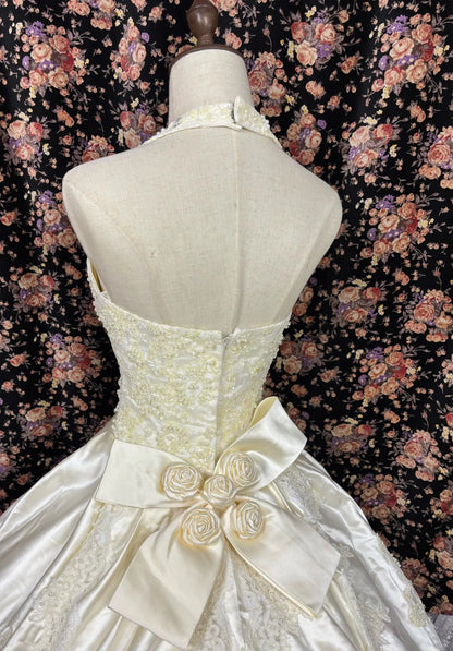 Dreamy Halter Neck A-Line Bridal Gowns Beaded Sequins Bow Satin Lace Wedding Dress AP2525