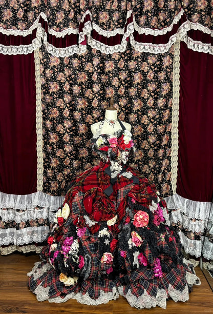 Luxurious Halter Neck A-Line Plaid Evening Gowns Handmade Flowers Lace Appliques Beaded Prom Dress AP2530