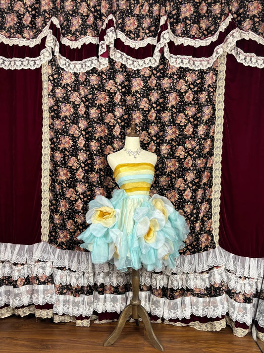 Fashionable Strapless A-Line Birthday Outfits Handmade Flowers Pleated Homecoming Dress AP2534