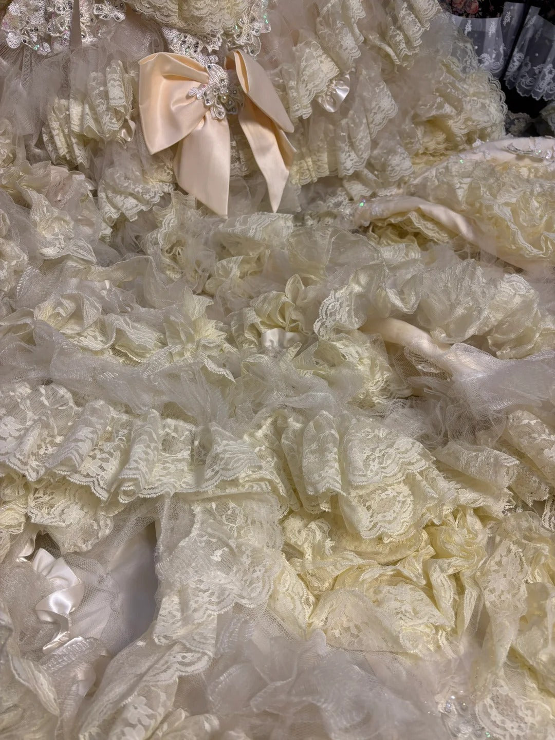 Luxurious Strapless A-Line Evening Dresses Bows Beaded Rhinestone Applique Lace Prom Dress AP2536