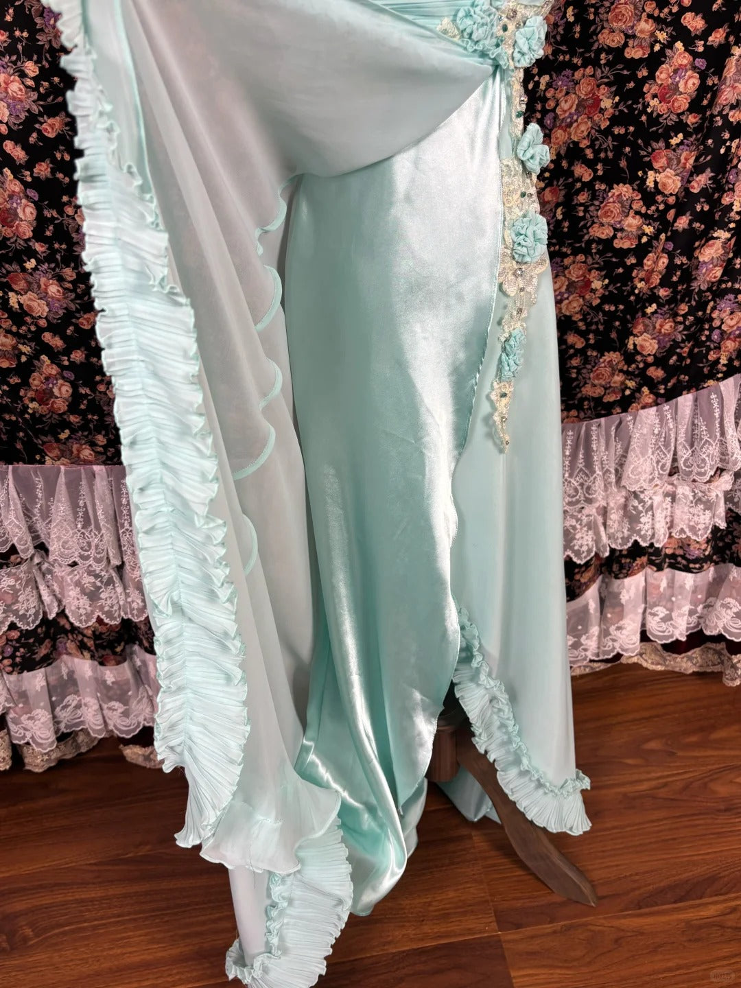 Gorgeous Spaghetti Strap Sheath Evening Gowns Ruffles Slit Appliques Beaded Prom Dress AP2537