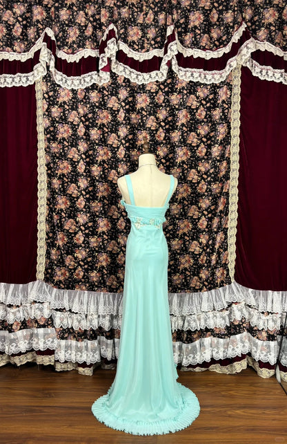 Gorgeous Spaghetti Strap Sheath Evening Gowns Ruffles Slit Appliques Beaded Prom Dress AP2537