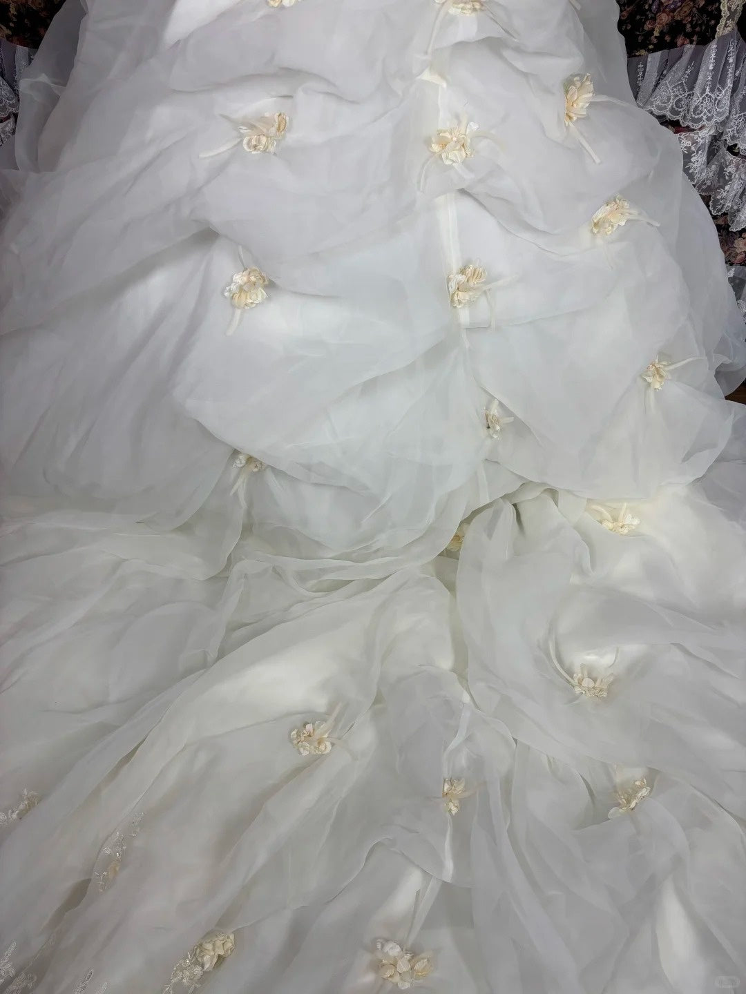 Graceful A-Line Strapless Applique Bridal Gowns Beaded Sequins Handmade Flowers Wedding Dress AP2539