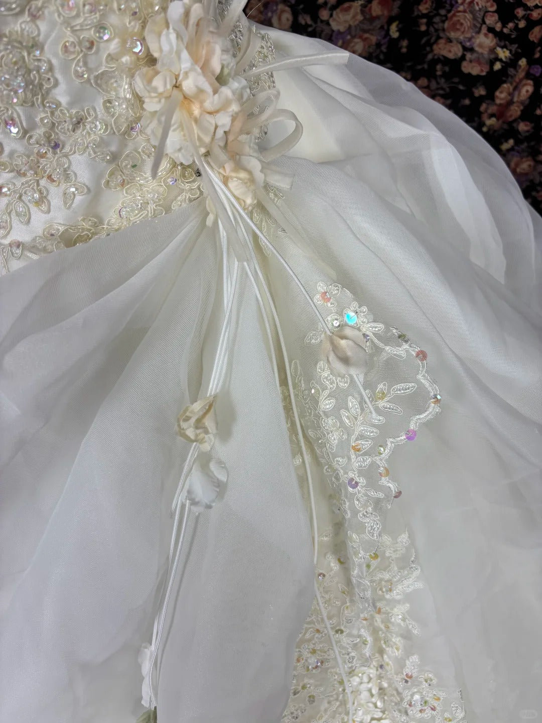 Graceful A-Line Strapless Applique Bridal Gowns Beaded Sequins Handmade Flowers Wedding Dress AP2539