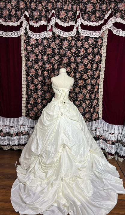 Glamorous A-Line One Shoulder Bridal Gowns Beaded Sequins Rhinestone Wedding Dress AP2540