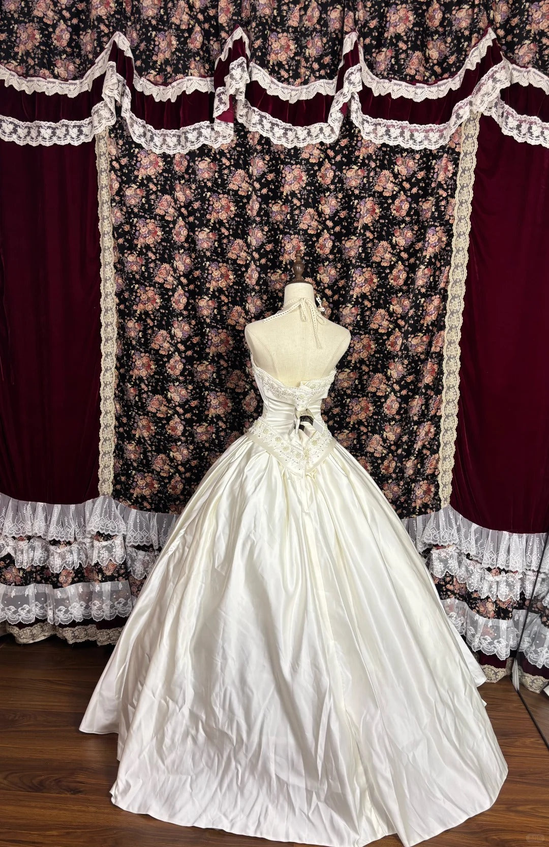 Glam A-Line Strapless Bridal Gowns Beaded Sequins Satin Wedding Dress AP2543