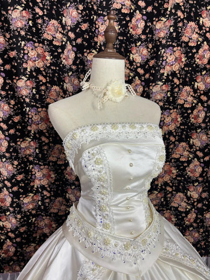 Glam A-Line Strapless Bridal Gowns Beaded Sequins Satin Wedding Dress AP2543