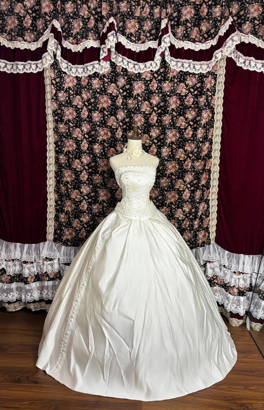 Glam A-Line Strapless Bridal Gowns Beaded Sequins Satin Wedding Dress AP2543