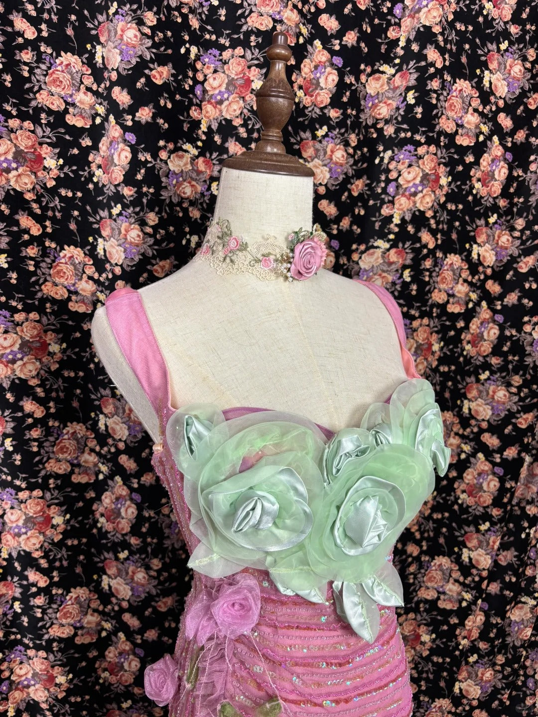 Romantic Spaghetti Strap Sheath Ruched Evening Gowns Sequins Beading Handmade Flowers Prom Dress AP2550