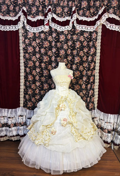 Sweet Spaghetti Strap A-Line Ruffled Evening Gowns Appliques Beading Handmade Flowers Prom Dress AP2552