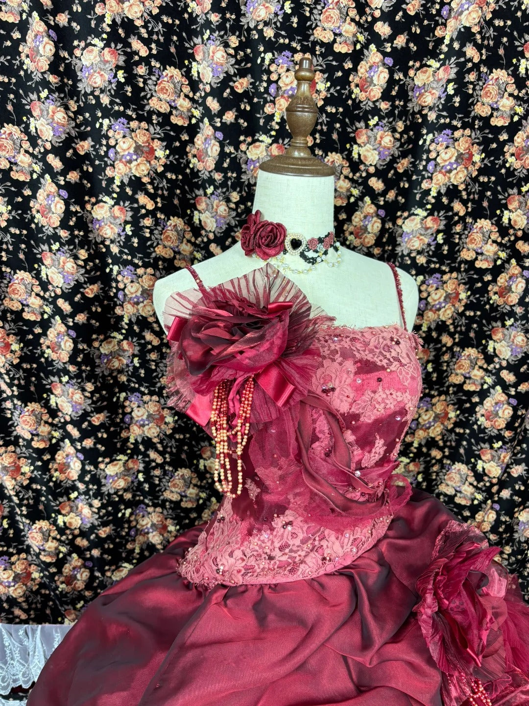 Ornate Spaghetti Strap A-Line Evening Gowns Appliques Beaded Handmade Flowers Sequins Prom Dress AP2558