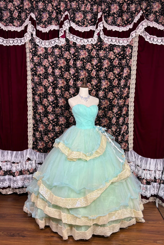 Chic A-Line Strapless Evening Dresses Tiered Tulle Handmade Flowers Sequins Prom Dress AP2560