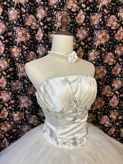 Luxury Strapless A-Line Bridal Gowns Beaded Sequins Rhinestone Handmade Flowers Wedding Dress AP2562