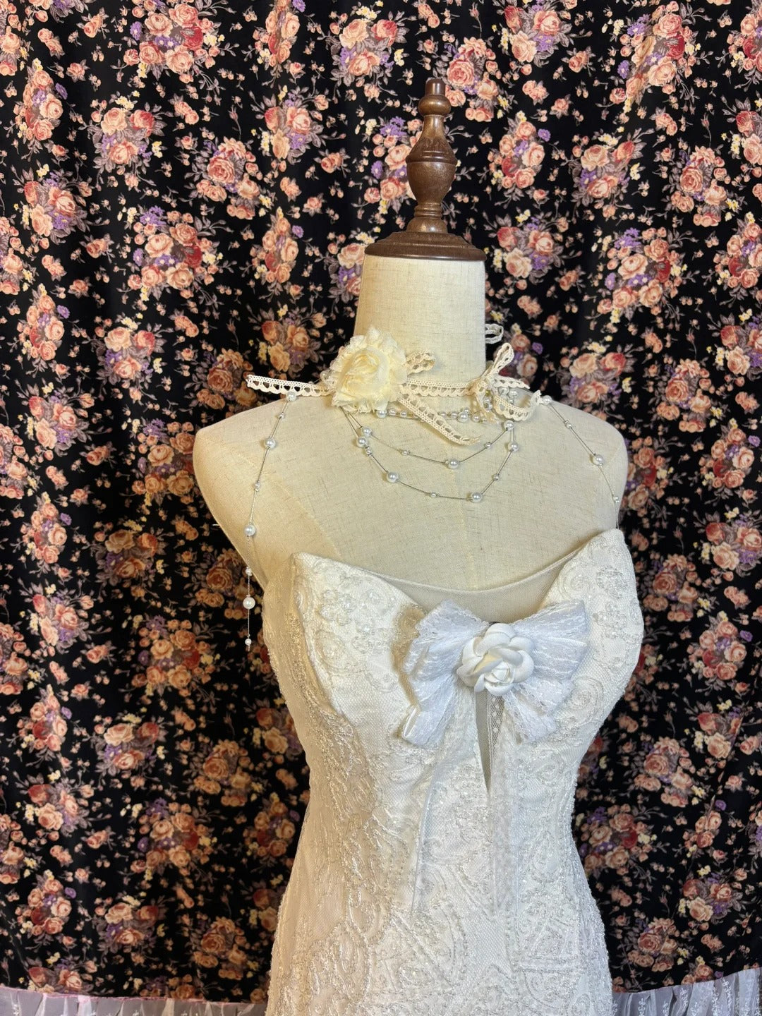 Elegant Strapless Tiered Mermaid Bridal Gowns Beading Sequins Appliques Bow Wedding Dress AP2564